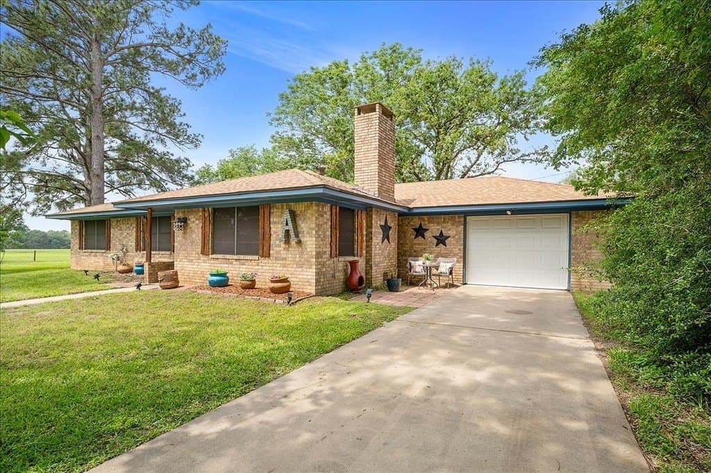 1.54 acres in Austin County gallery image 3