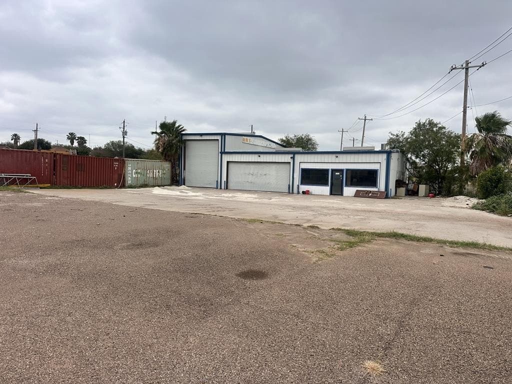16,189 acres in Maverick County