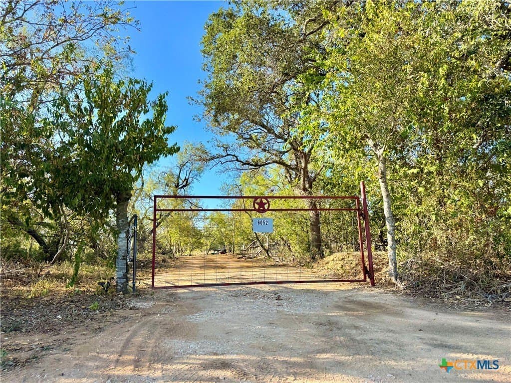 3.6 acres in Caldwell County gallery image 2