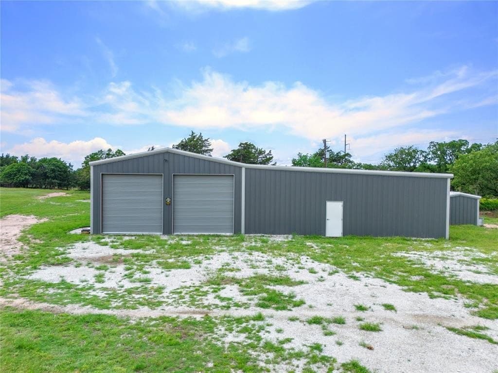 15 acres in Montague County