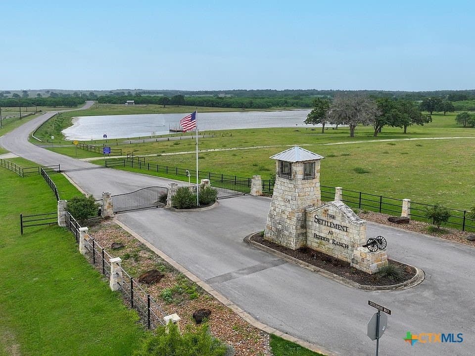 3.76 acres in Gonzales County