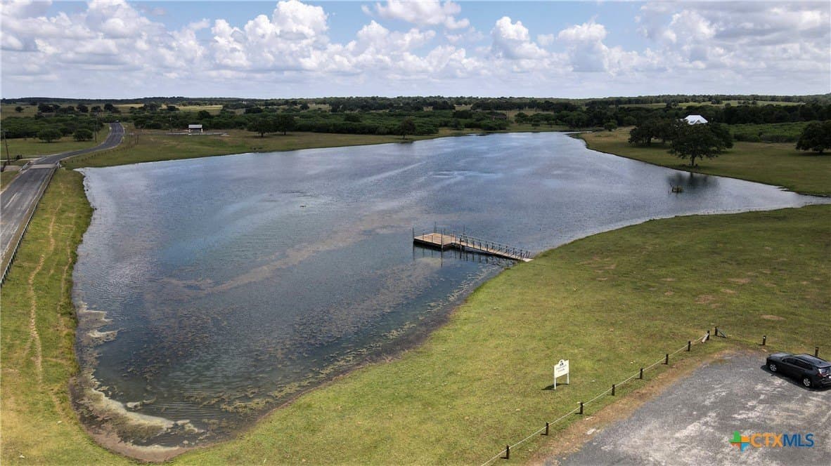 3.76 acres in Gonzales County gallery image 2