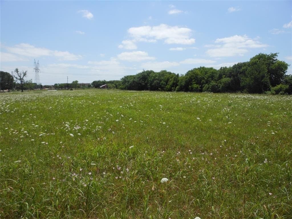 2.05 acres in Collin County gallery image 3