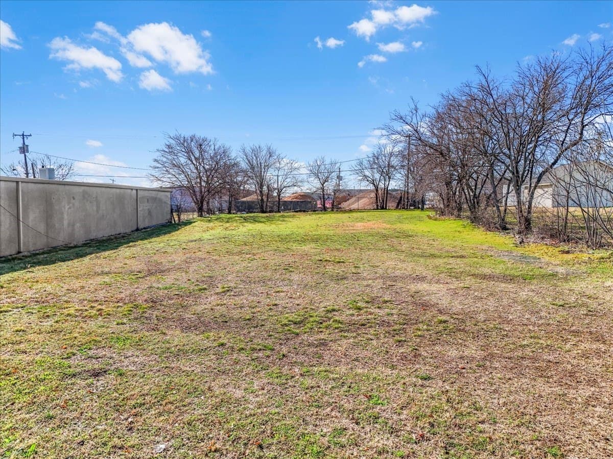0.33 acres in Tarrant County - photo 10