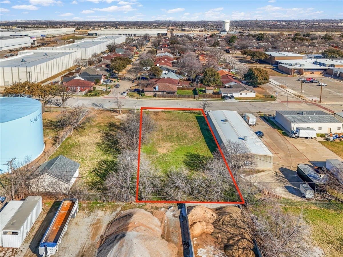 0.33 acres in Tarrant County - photo 11