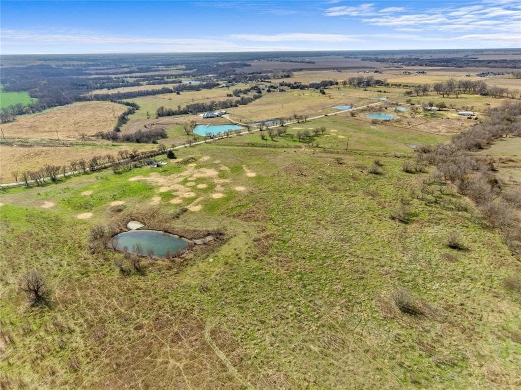 8.37 acres in Ellis County