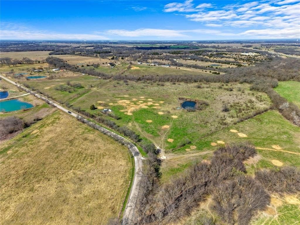 8.37 acres in Ellis County gallery image 3