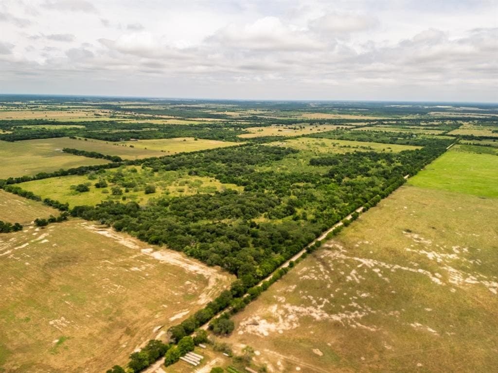 10.01 acres in Falls County