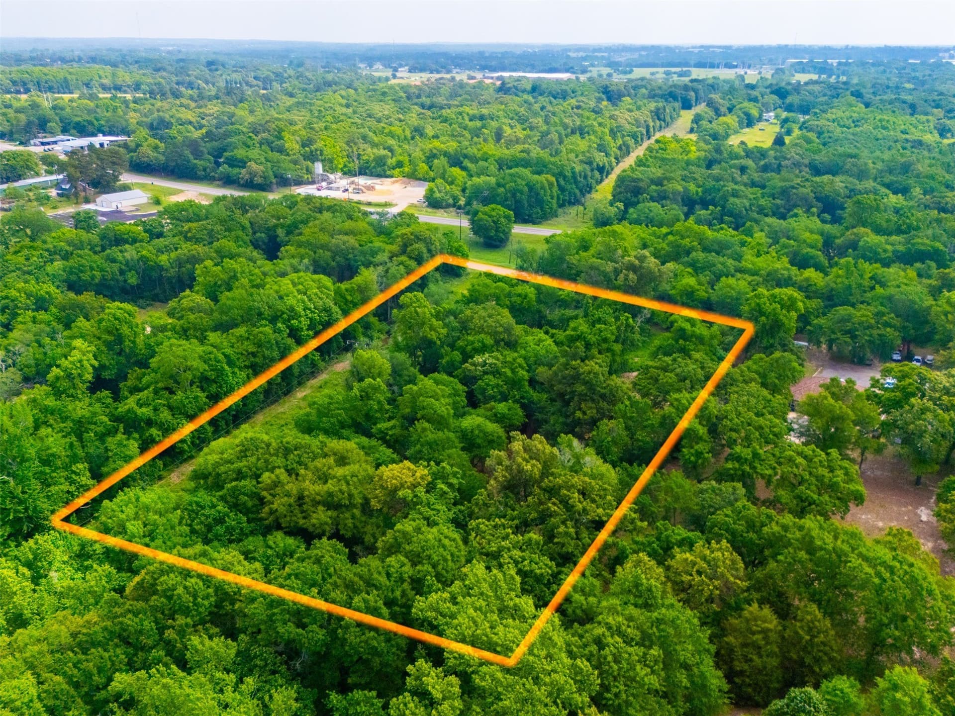 3.92 acres in Henderson County gallery image 2