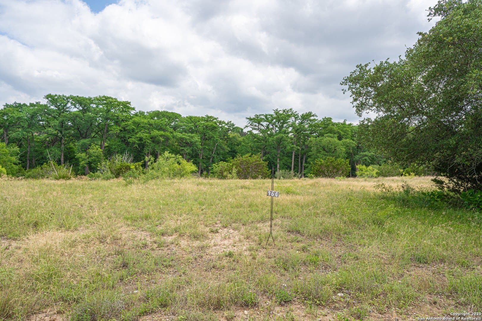 0.57 acres in Bandera County gallery image 3