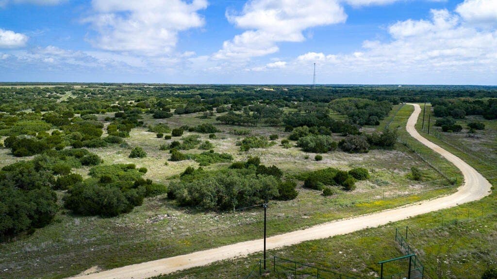 81 acres in Real County - photo 37