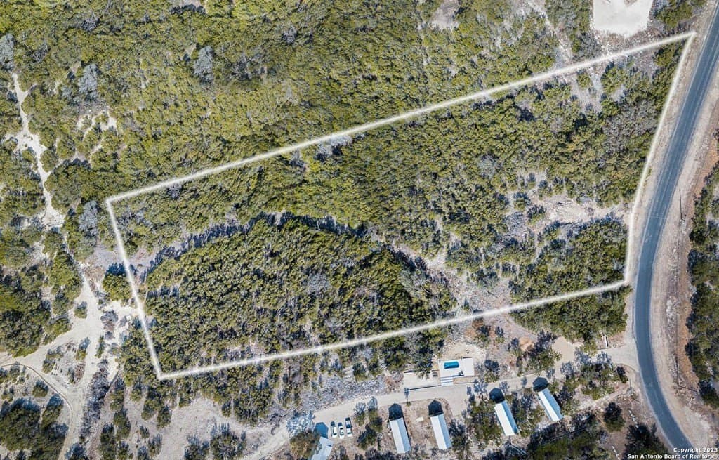 5 acres in Kerr County gallery image 2