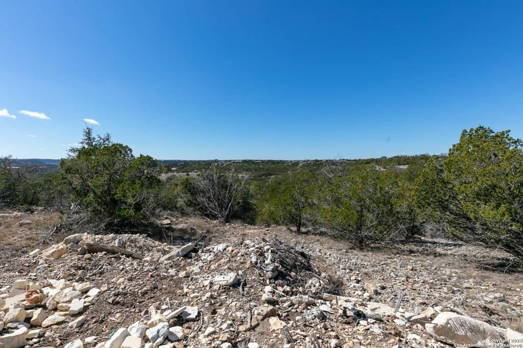 5 acres in Kerr County - photo 9