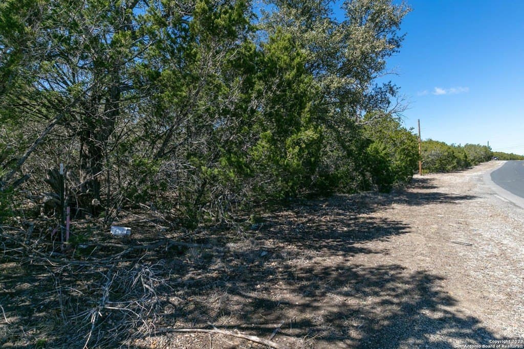 5 acres in Kerr County - photo 7