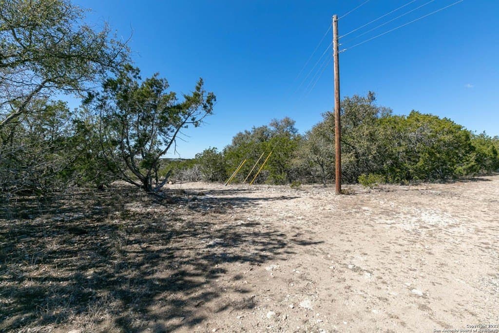 5 acres in Kerr County - photo 8
