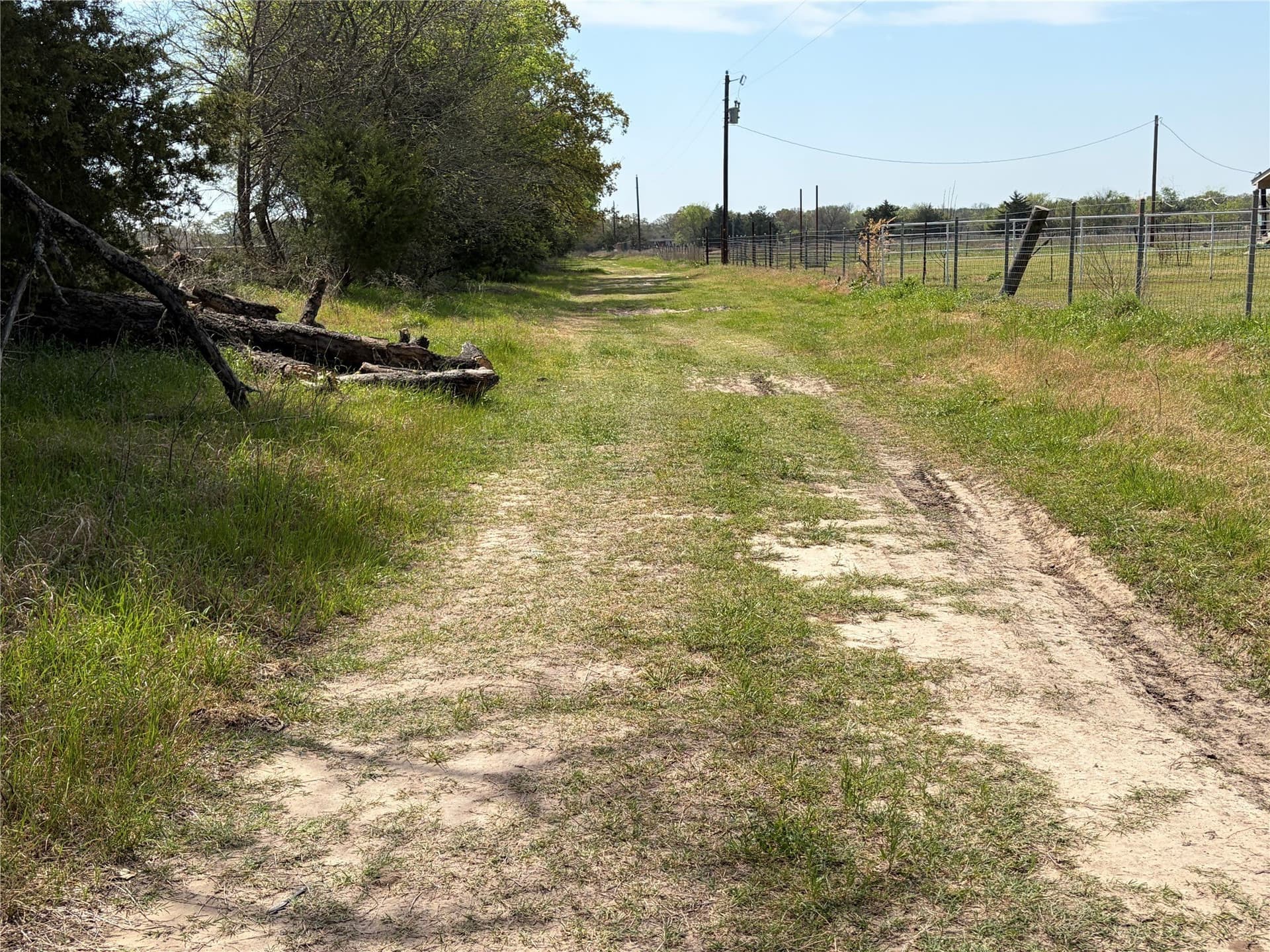 5 acres in Kaufman County - photo 8