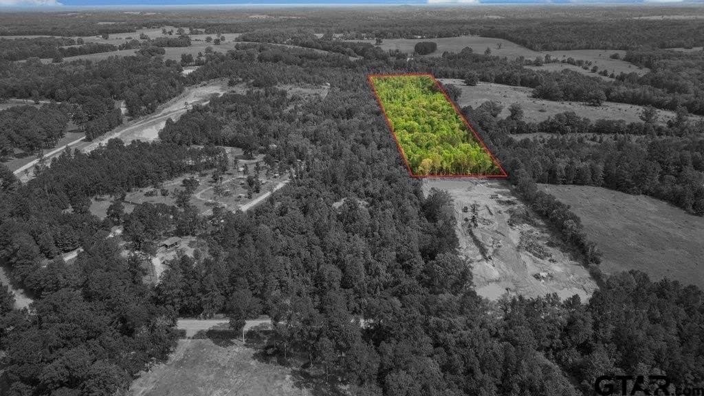 10 acres in Smith County