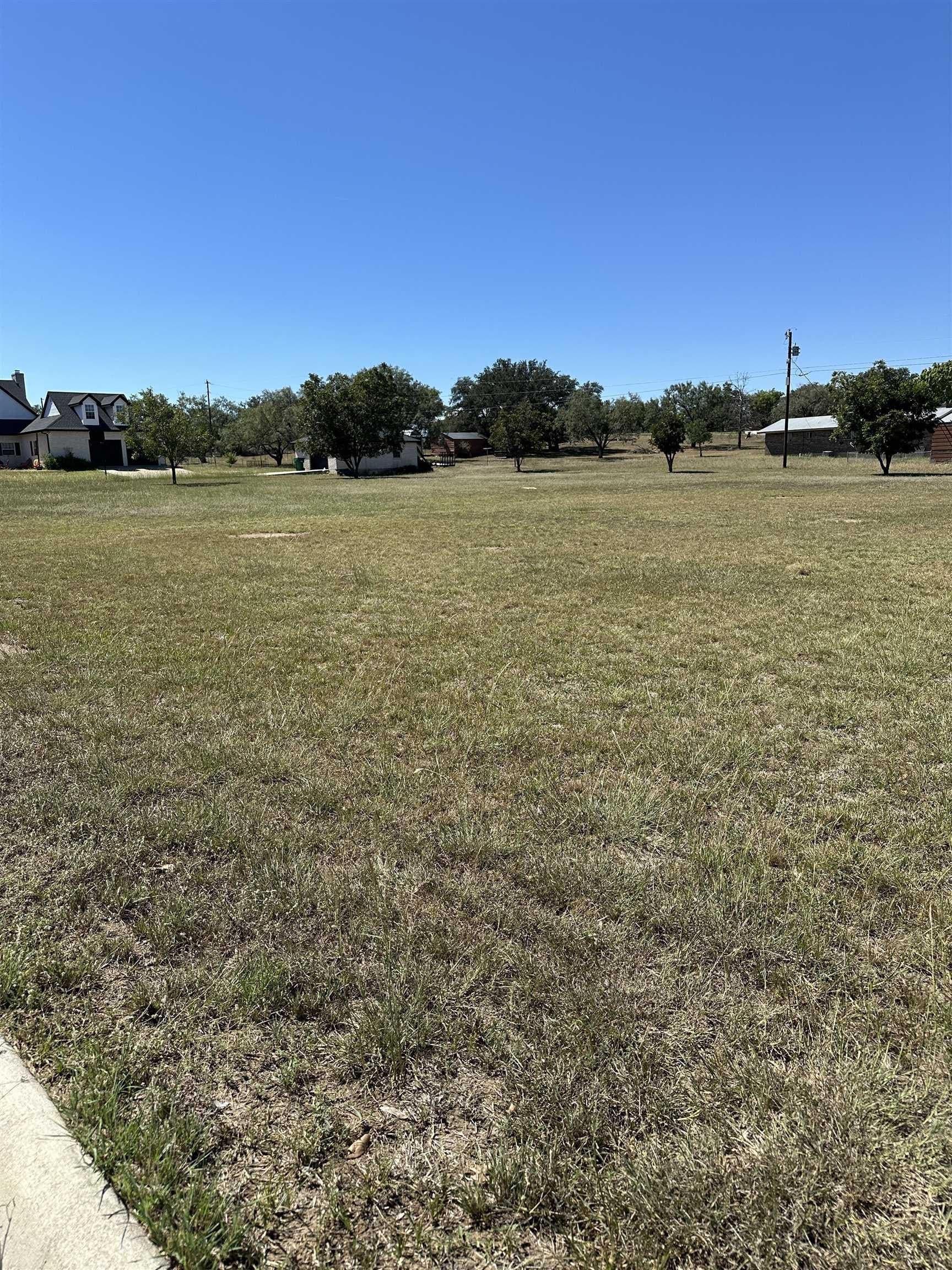 0.92 acres in Llano County gallery image 3