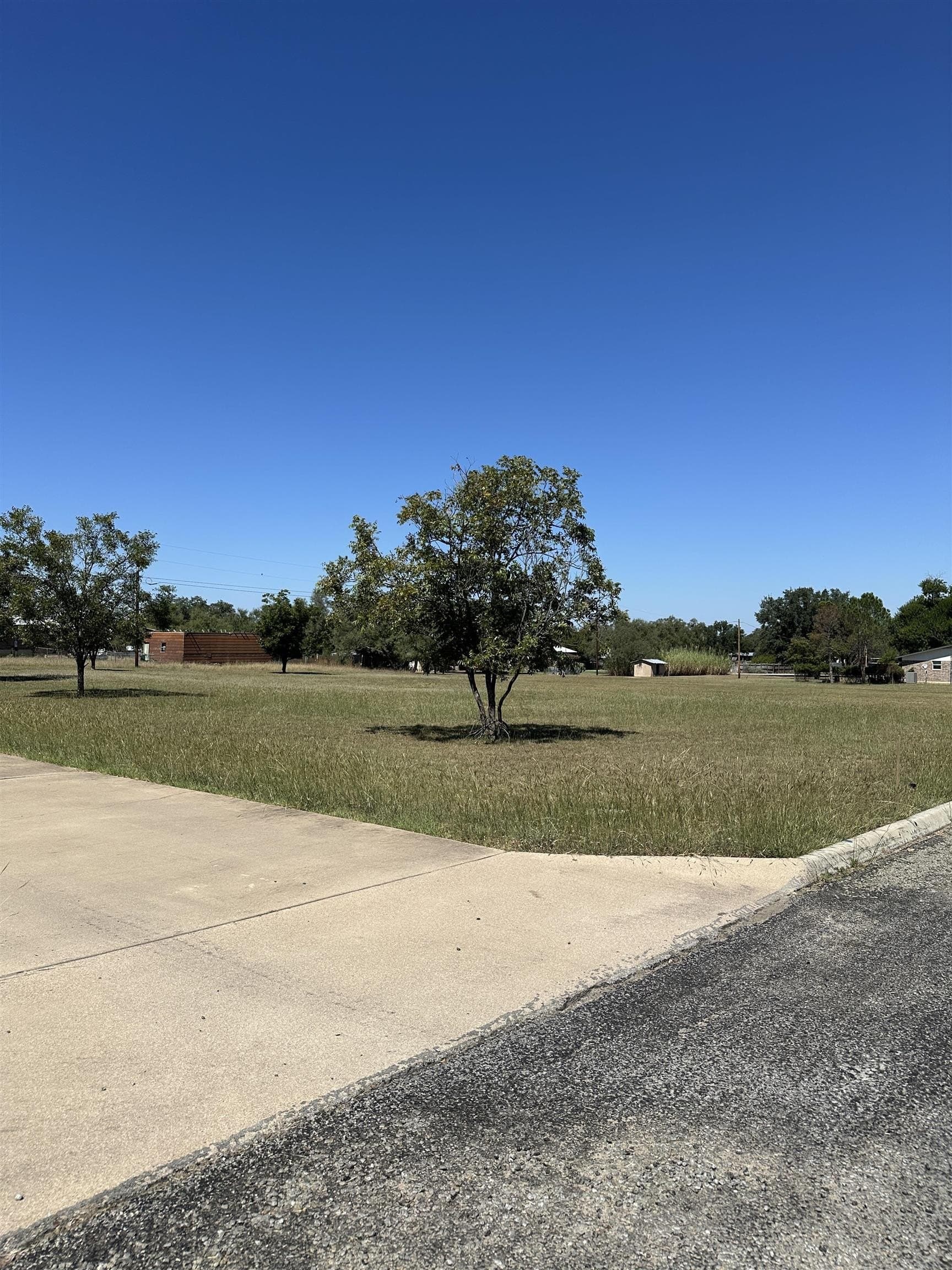 0.92 acres in Llano County gallery image 4