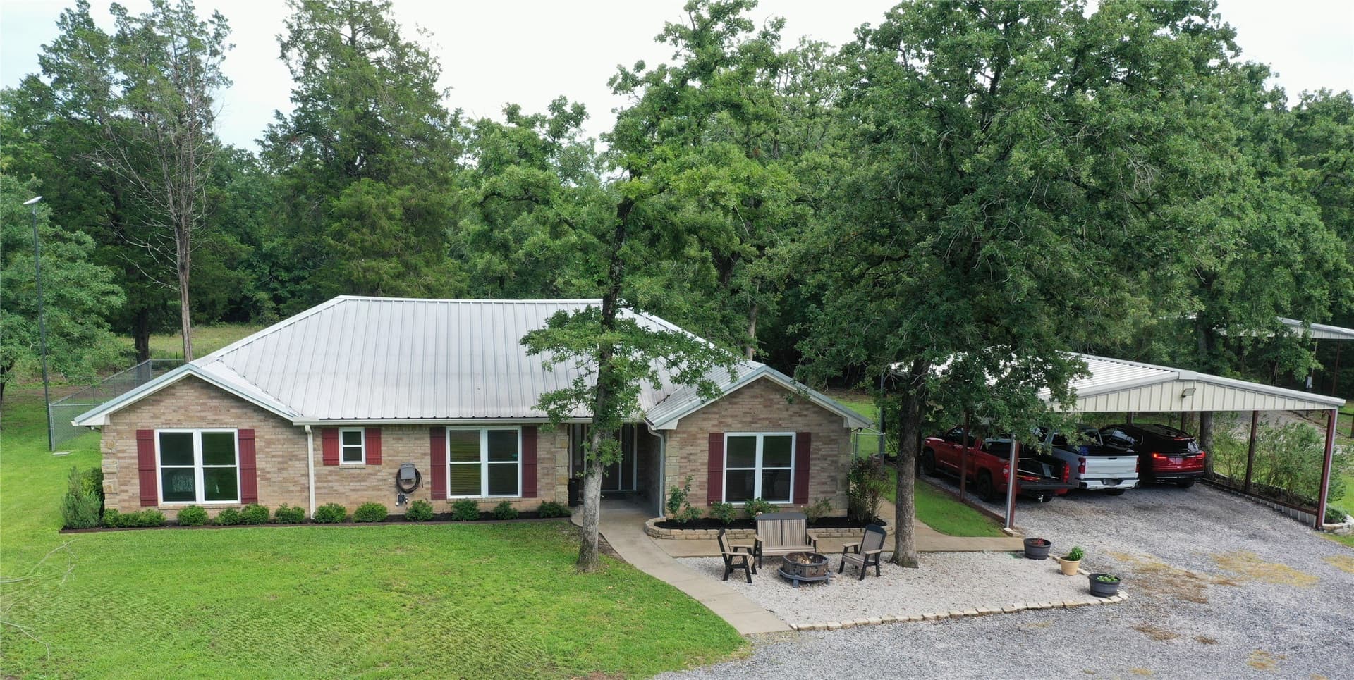 10.34 acres in Freestone County