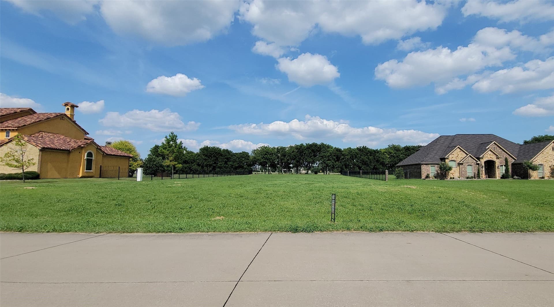 1.04 acres in Dallas County gallery image 2