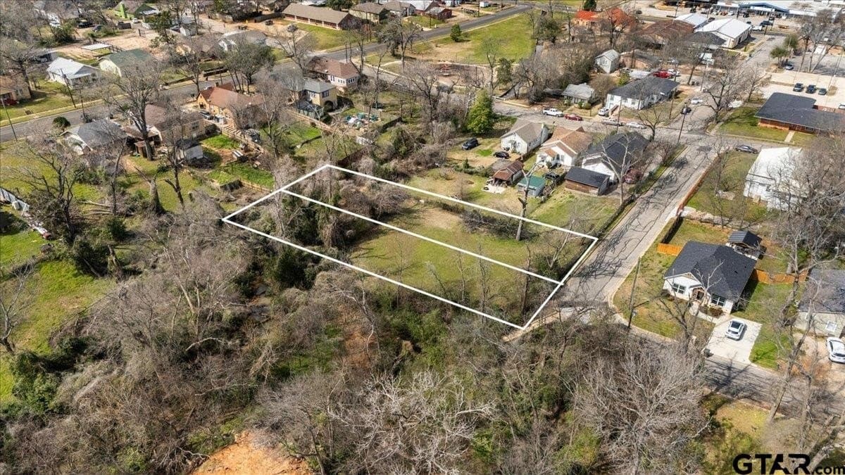0.21 acres in Smith County