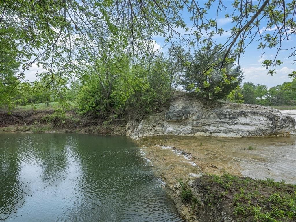 17.92 acres in Ellis County gallery image 3