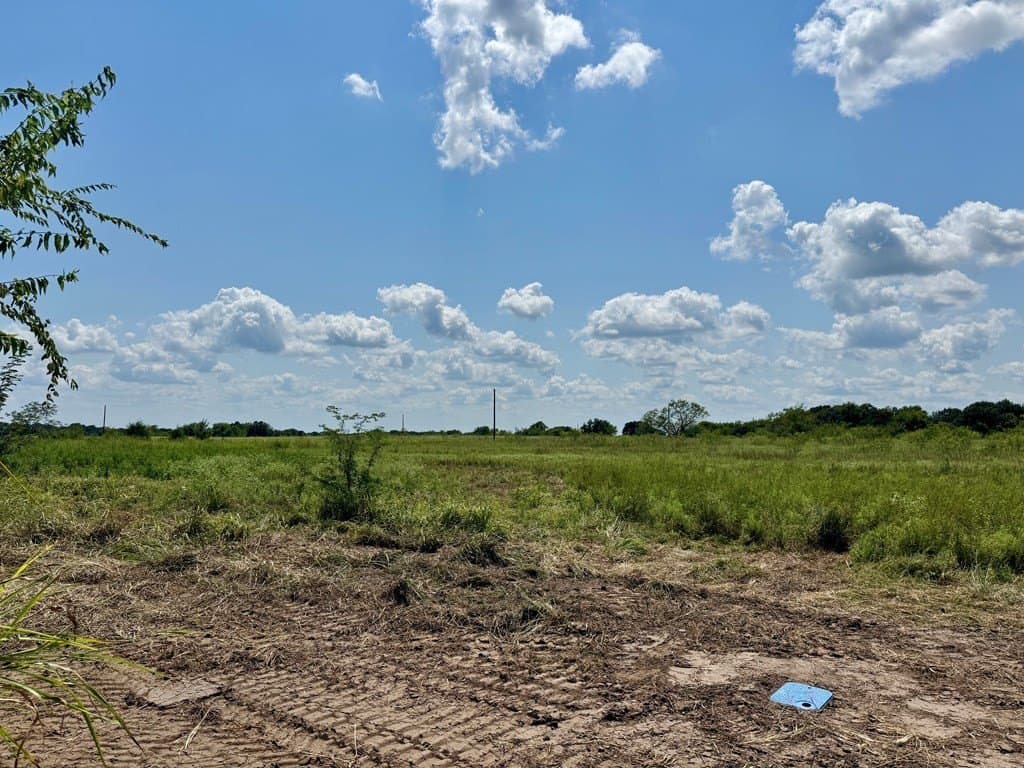 1.89 acres in Kaufman County featured view
