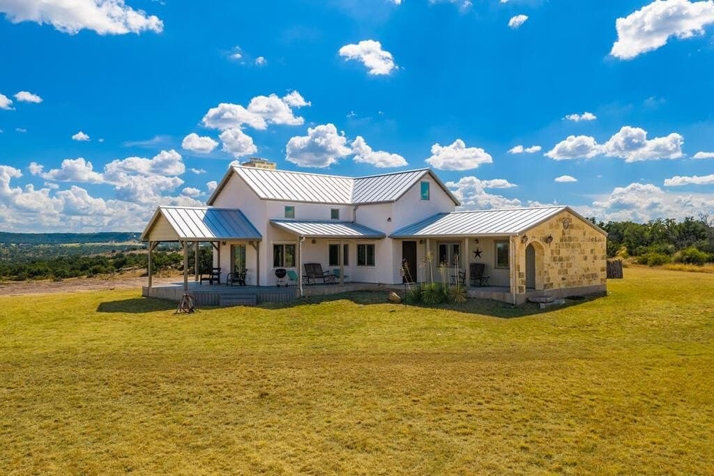 73.3 acres in Gillespie County