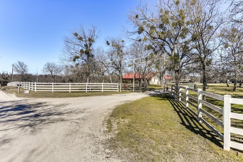 34.93 acres in Hill County gallery image 3