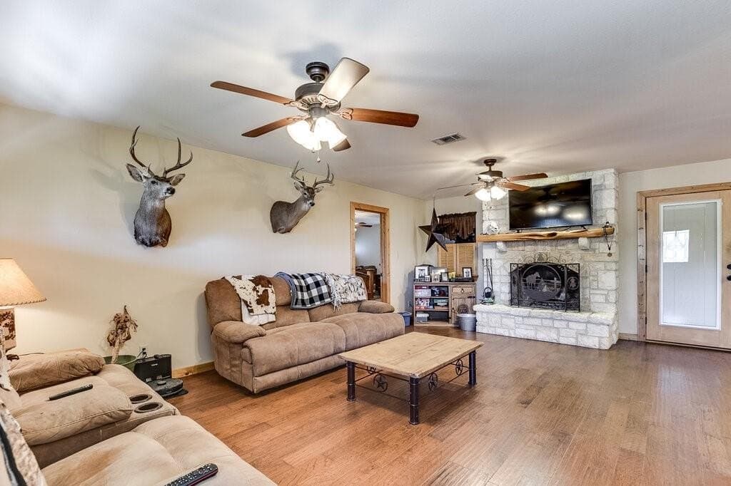 34.93 acres in Hill County gallery image 4