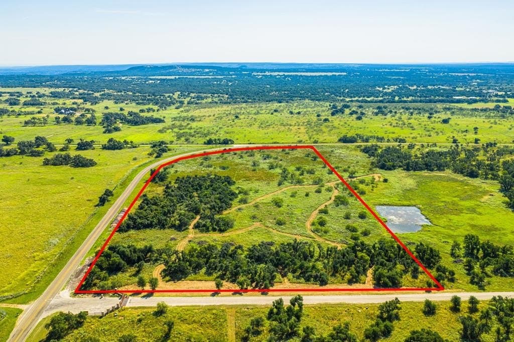 18.5 acres in Gillespie County