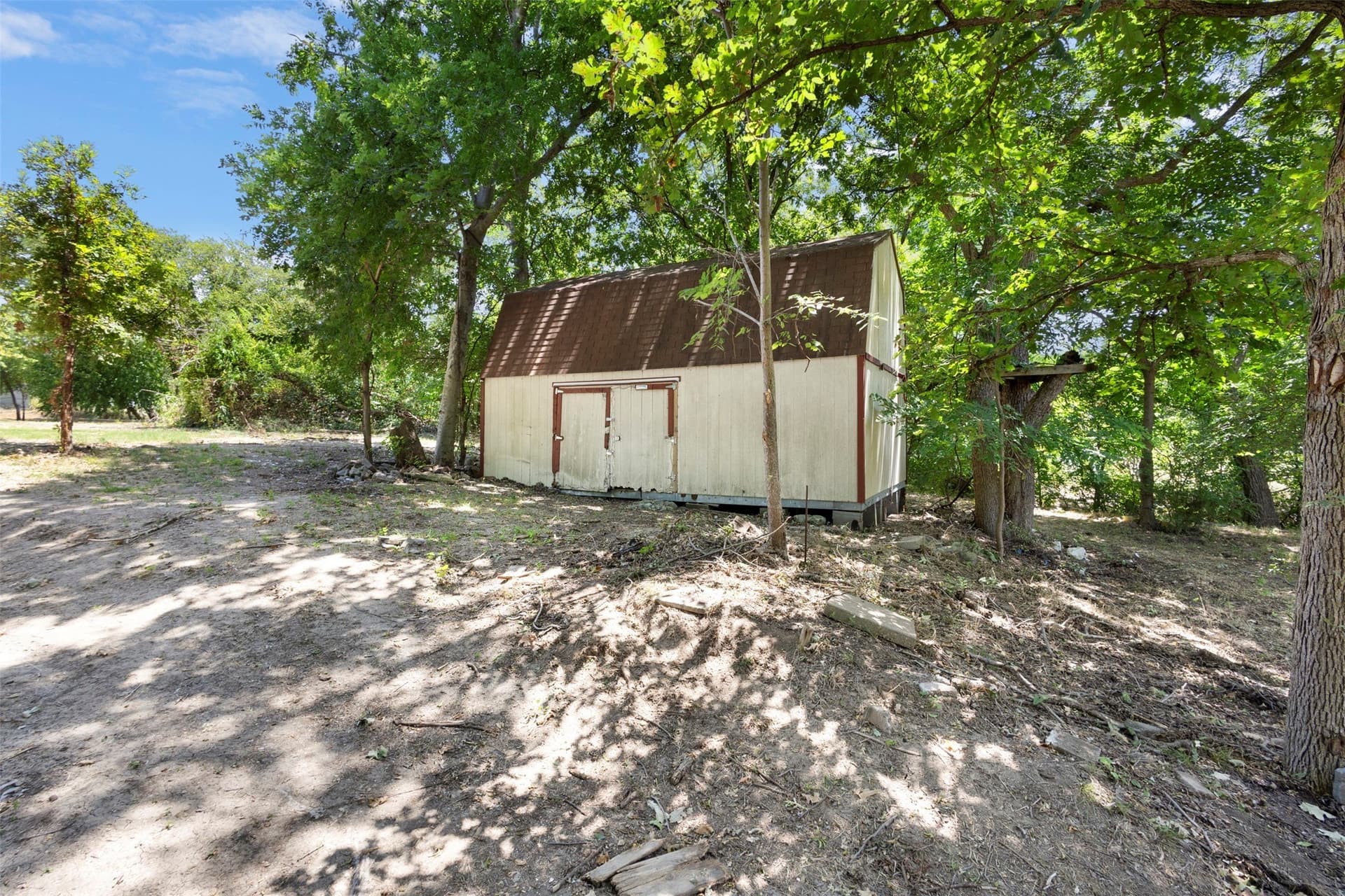 0.88 acres in Ellis County - photo 13