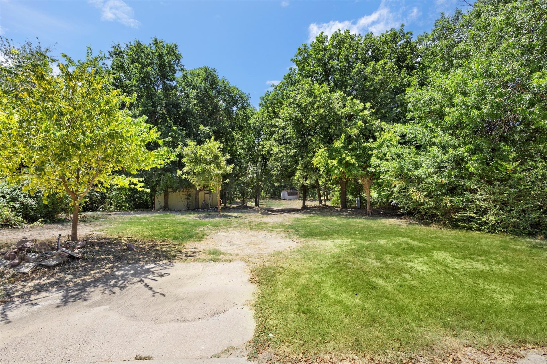 0.88 acres in Ellis County - photo 3
