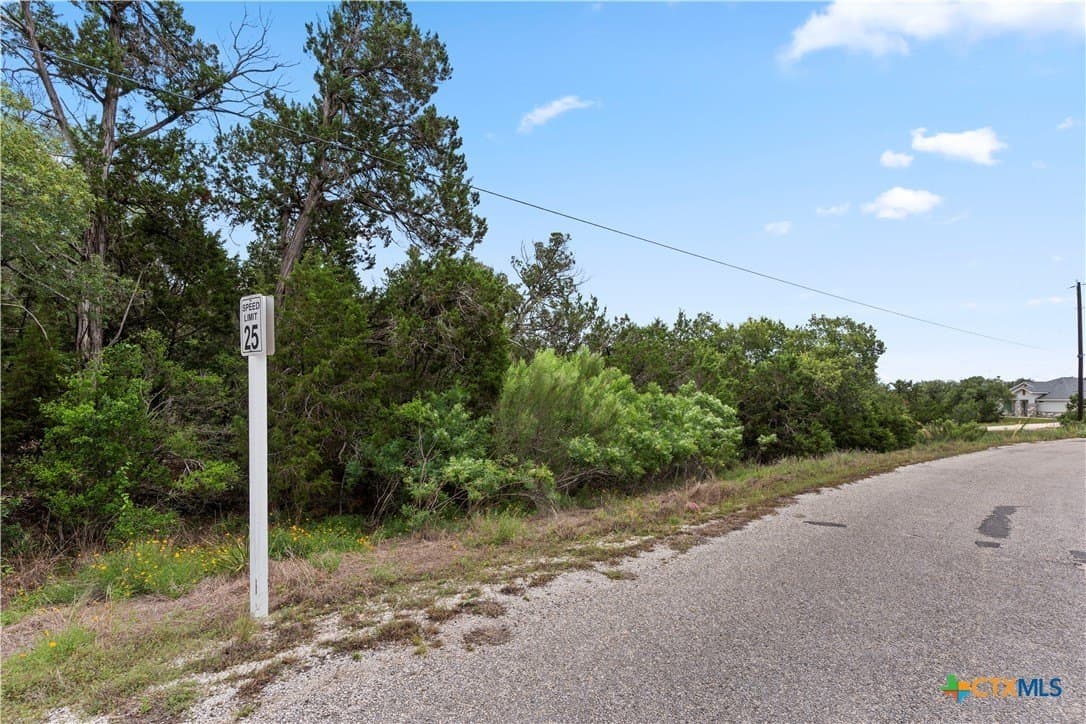 1 acres in Comal County - photo 4