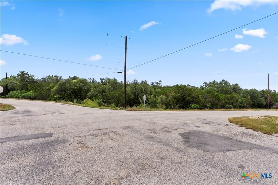 1 acres in Comal County - photo 2