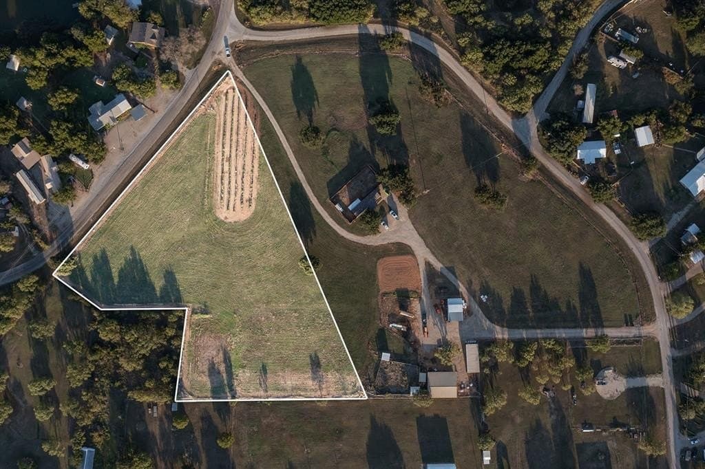 3.96 acres in Stephens County gallery image 4