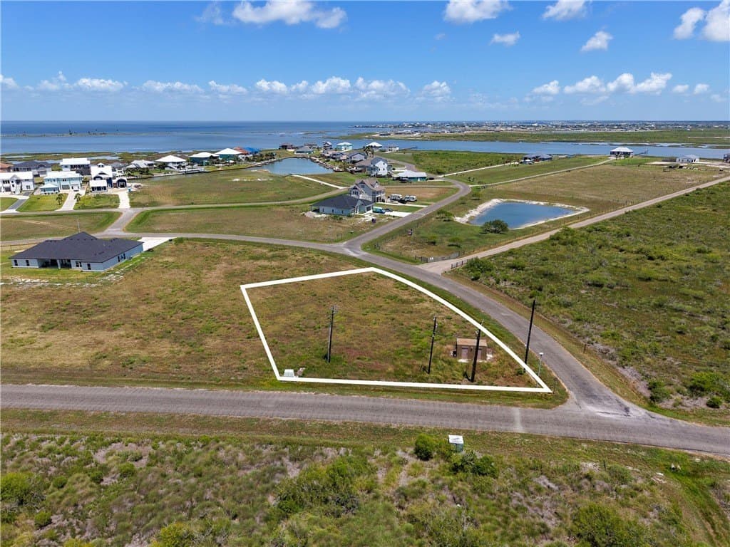0.57 acres in Aransas County - photo 3