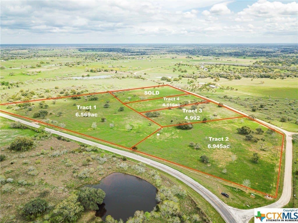 4.12 acres in Lavaca County gallery image 3