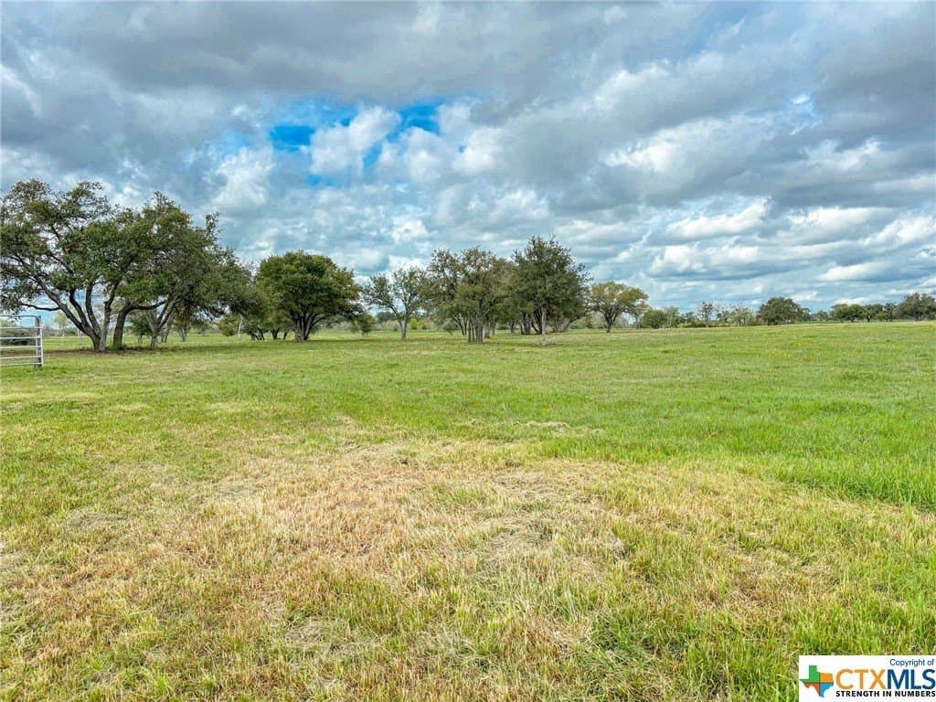 4.12 acres in Lavaca County - photo 6