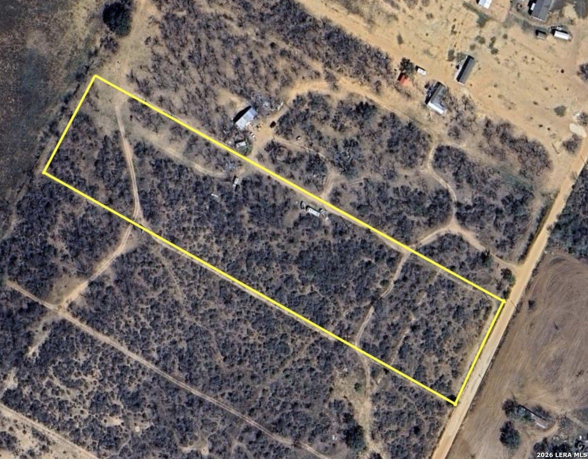 6.5 acres in Atascosa County