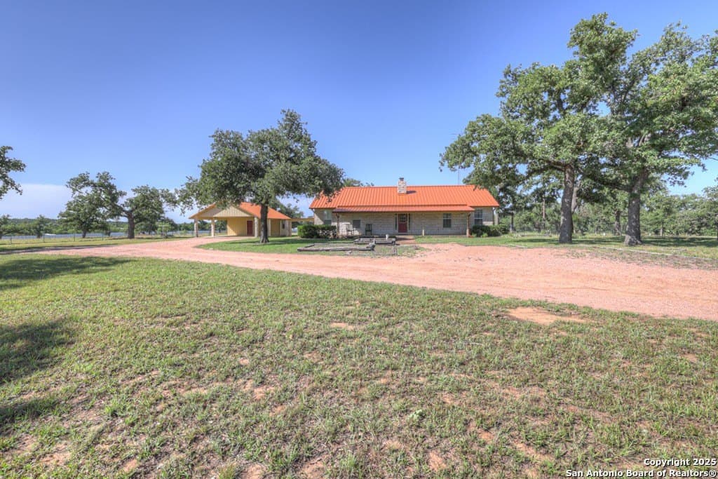 20 acres in Gillespie County gallery image 3