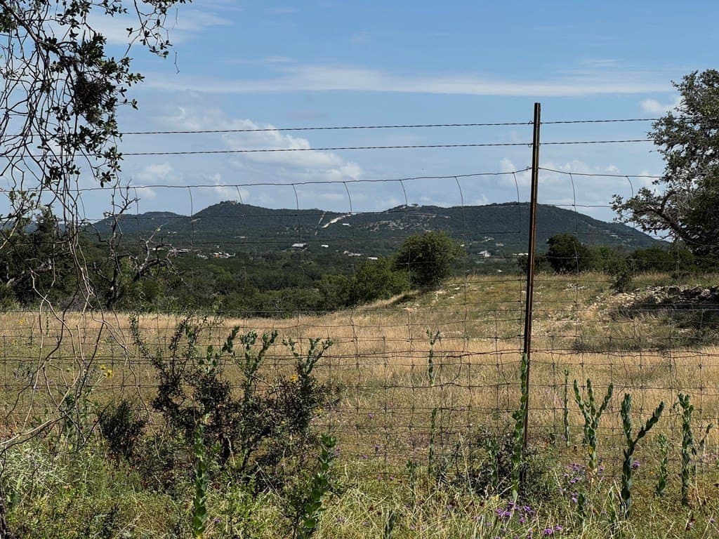 22.55 acres in Bandera County gallery image 4