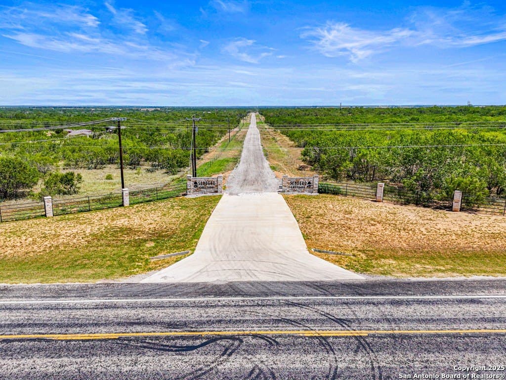 14.02 acres in Atascosa County gallery image 3