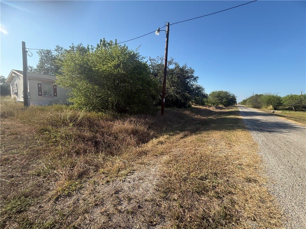 5 acres in San Patricio County - photo 9