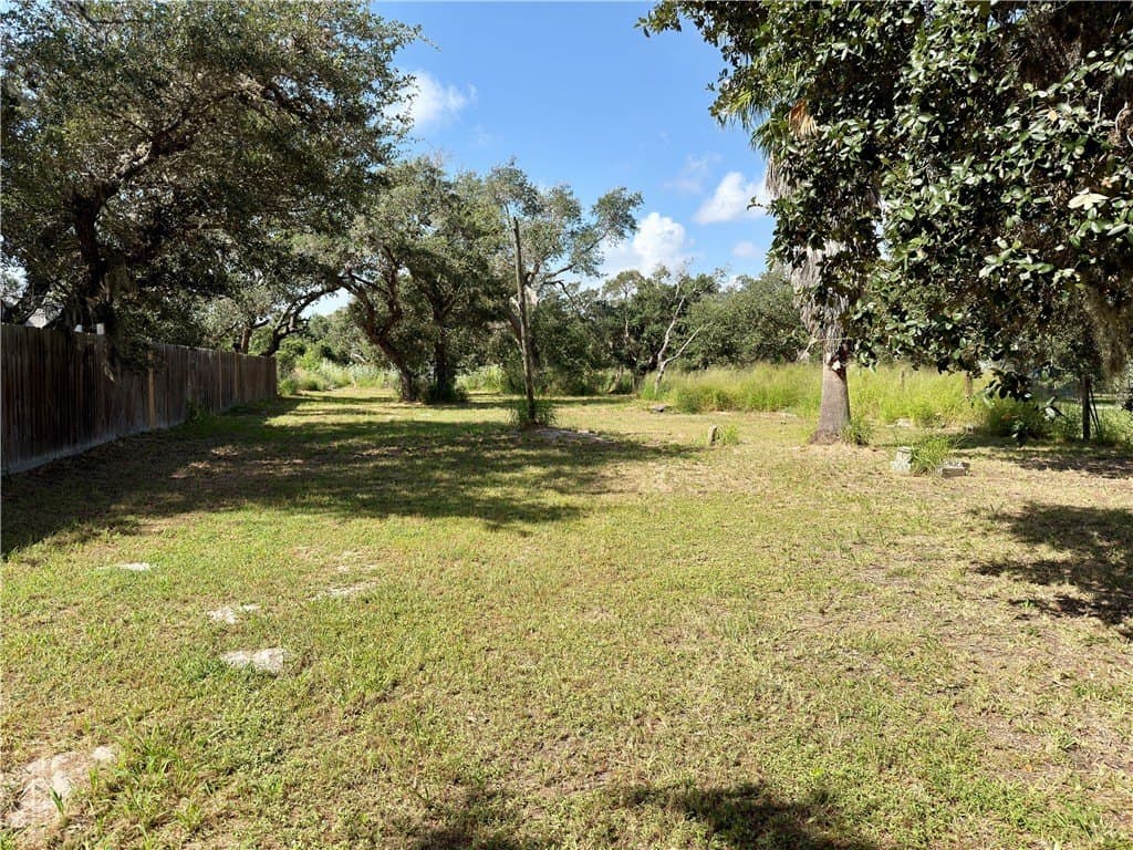 0.5 acres in Aransas County - photo 2