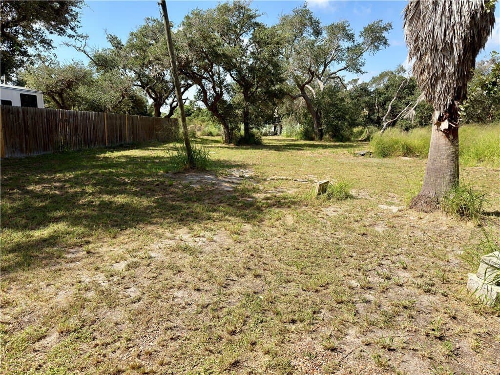 0.5 acres in Aransas County - photo 3