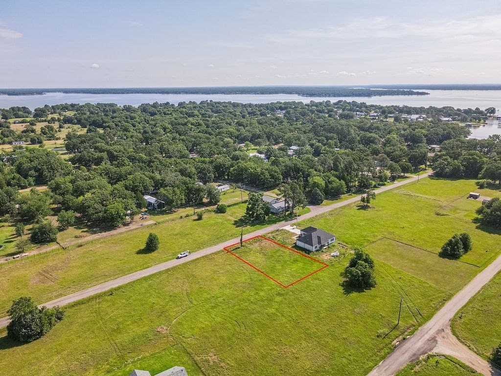 0.17 acres in Henderson County gallery image 3