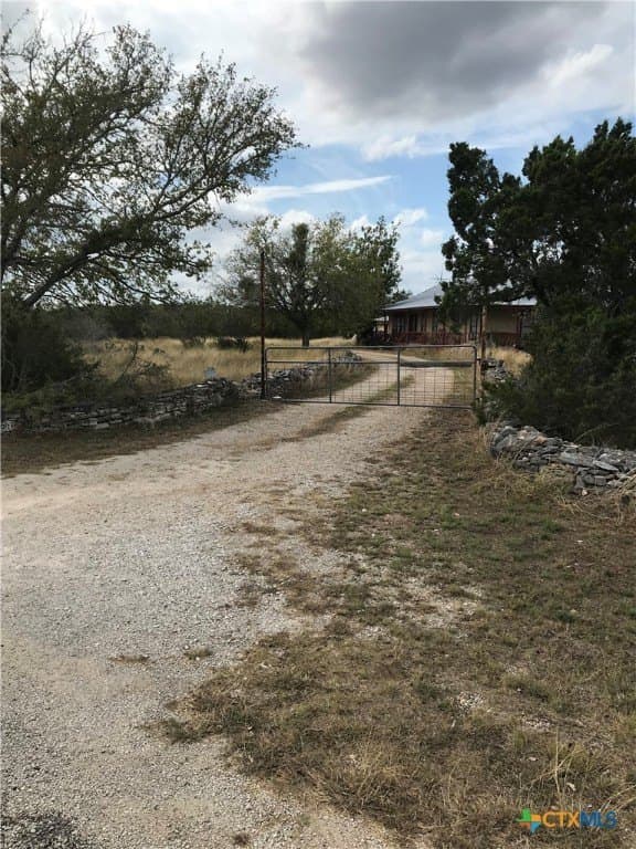 19.32 acres in Hays County gallery image 2