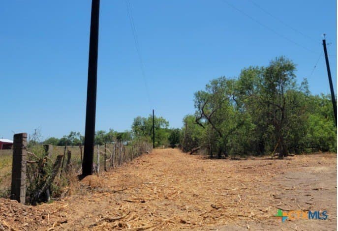 1 acres in Gonzales County - photo 11